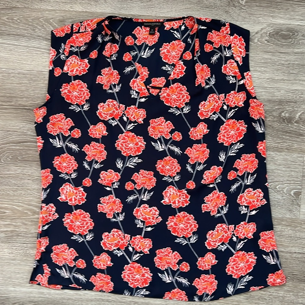 Banana Republic Navy Red Floral Sleeveless Office Blouse Sz M Career Flattering